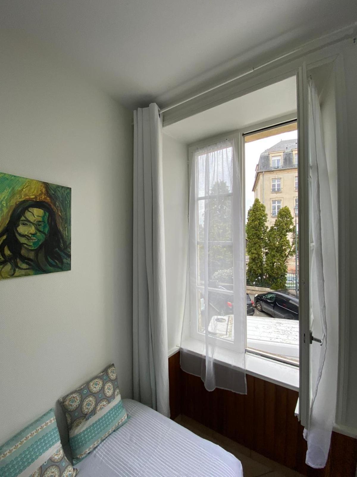 Dday 80e Studio A Cote De La Cathedrale Apartment *